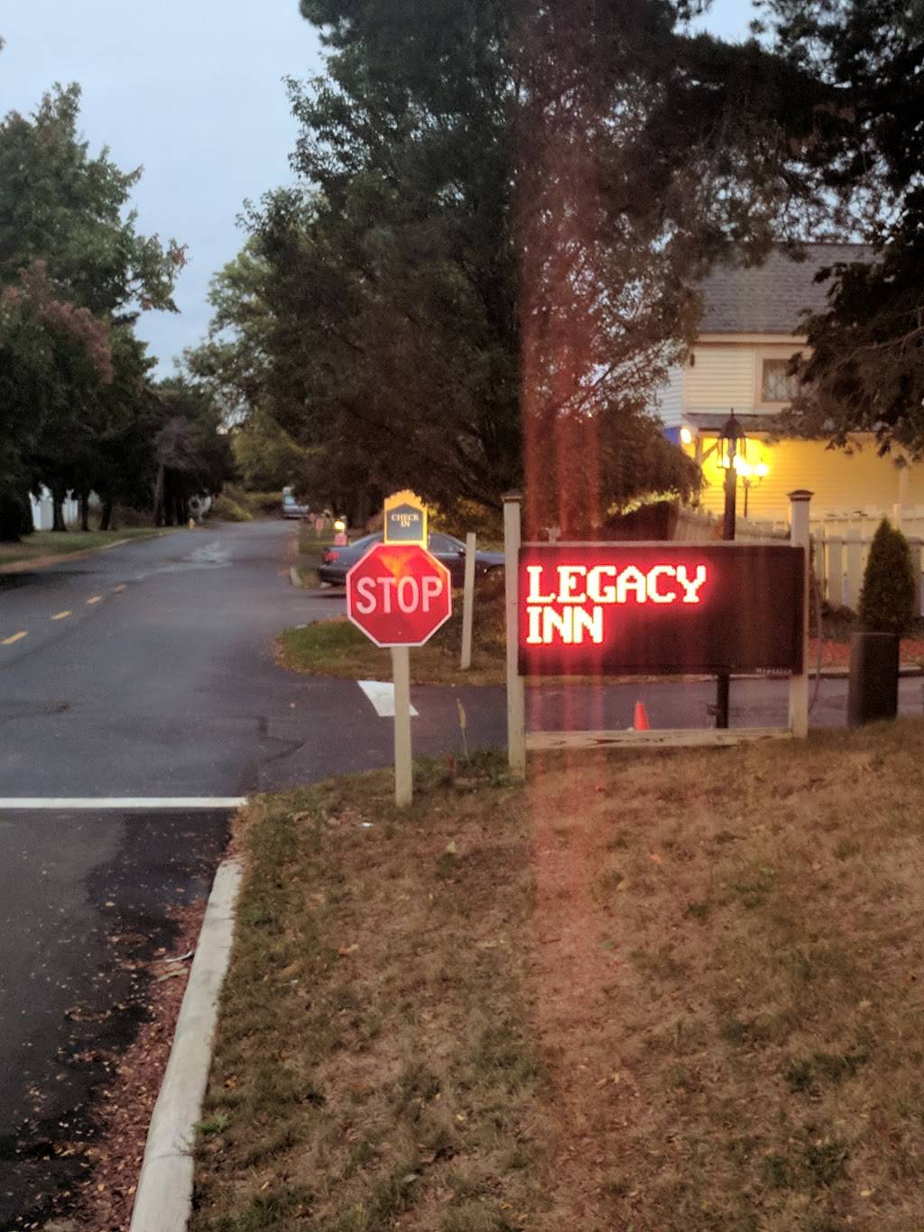 Dairy Queen Ltd Brazier | restaurant | 835 High St, Wadsworth, OH 44281, USA | 3303364714 OR +1 330-336-4714