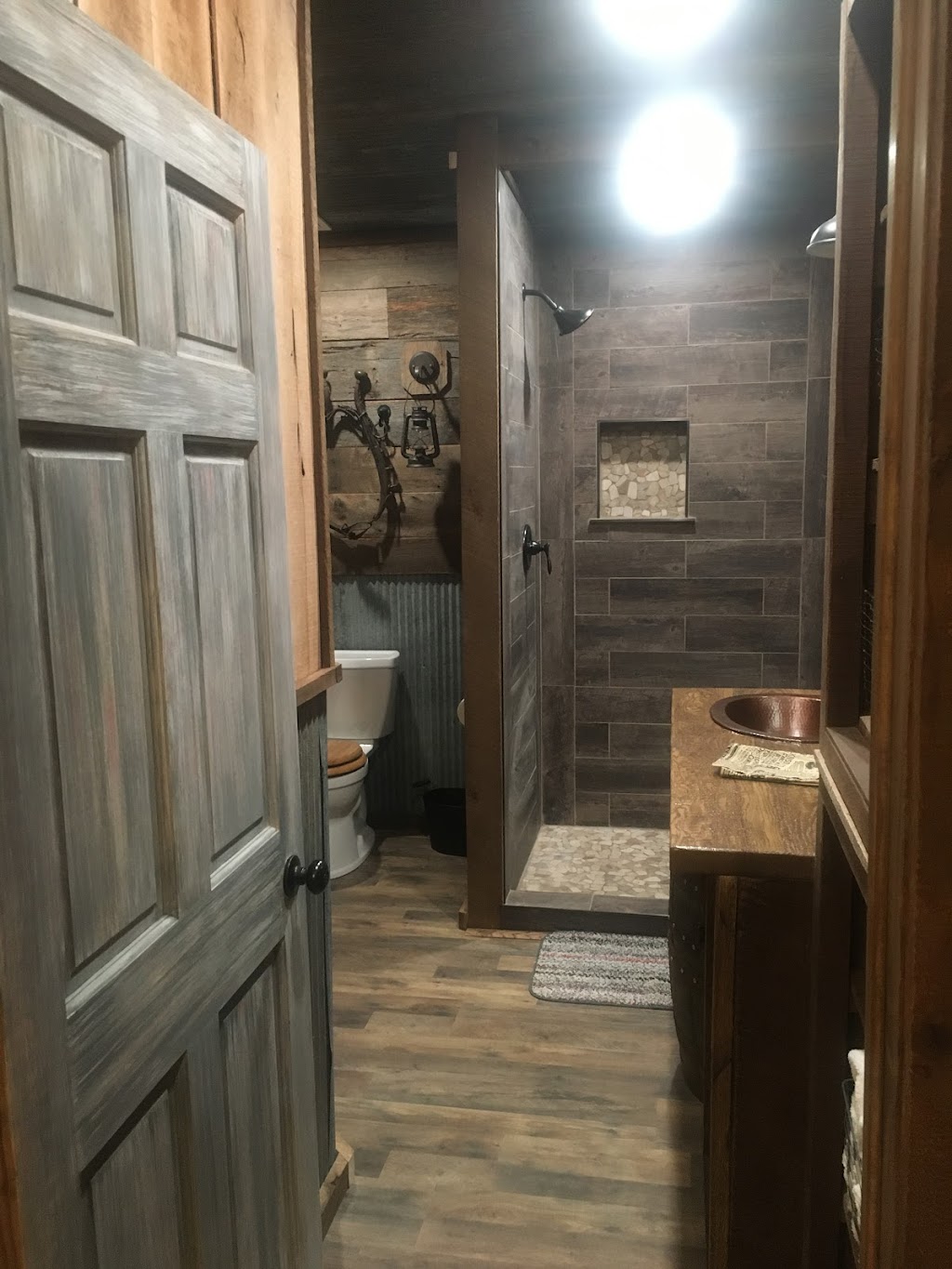 Rusted Barn LLC | restaurant | 33694 HIGHWAY DD, Edwards, MO 65326, USA | 6606193221 OR +1 660-619-3221