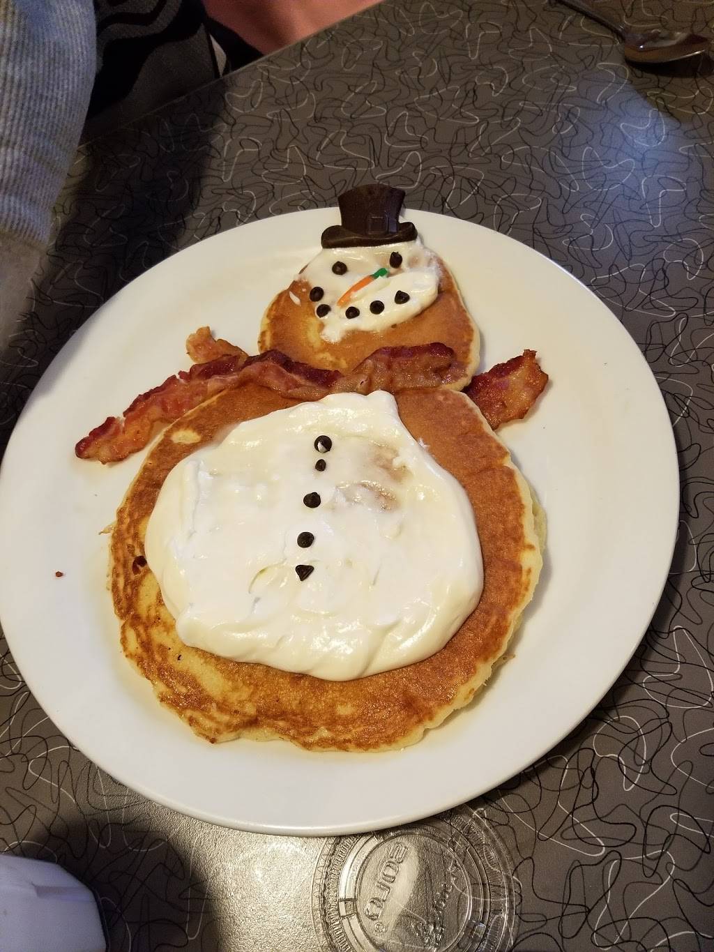 Dennys | restaurant | 200 S Lakeview Dr, Shepherdsville, KY 40165, USA | 5029212332 OR +1 502-921-2332