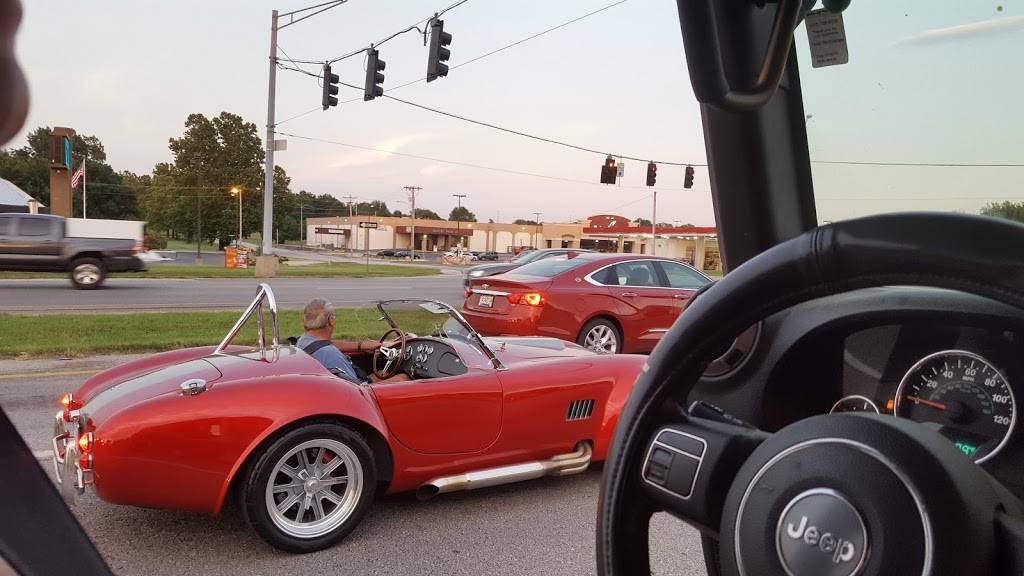 Applebees Grill + Bar | restaurant | 412 N Old Wilderness Rd, Nixa, MO 65714, USA | 4177242100 OR +1 417-724-2100