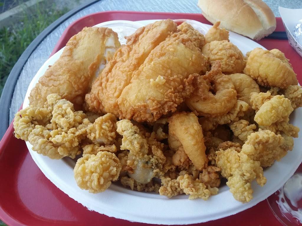 Rays Seafood | restaurant | 7 Pinecrest Dr, Essex Junction, VT 05452, USA | 8028793611 OR +1 802-879-3611