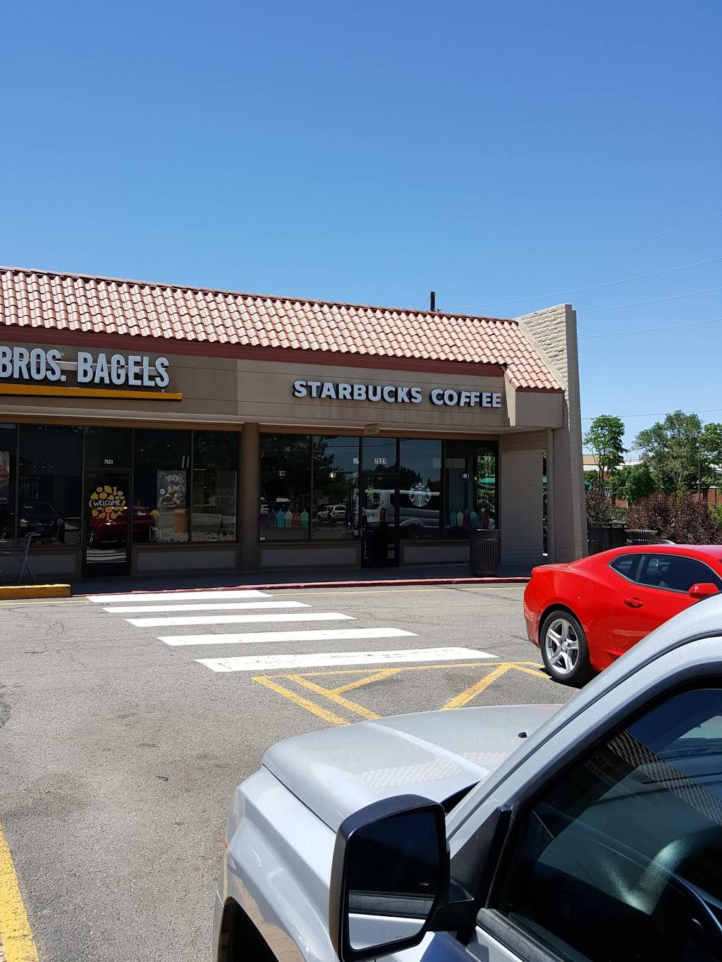 Starbucks | cafe | 7521 S University Blvd, Centennial, CO 80122, USA | 3033479625 OR +1 303-347-9625