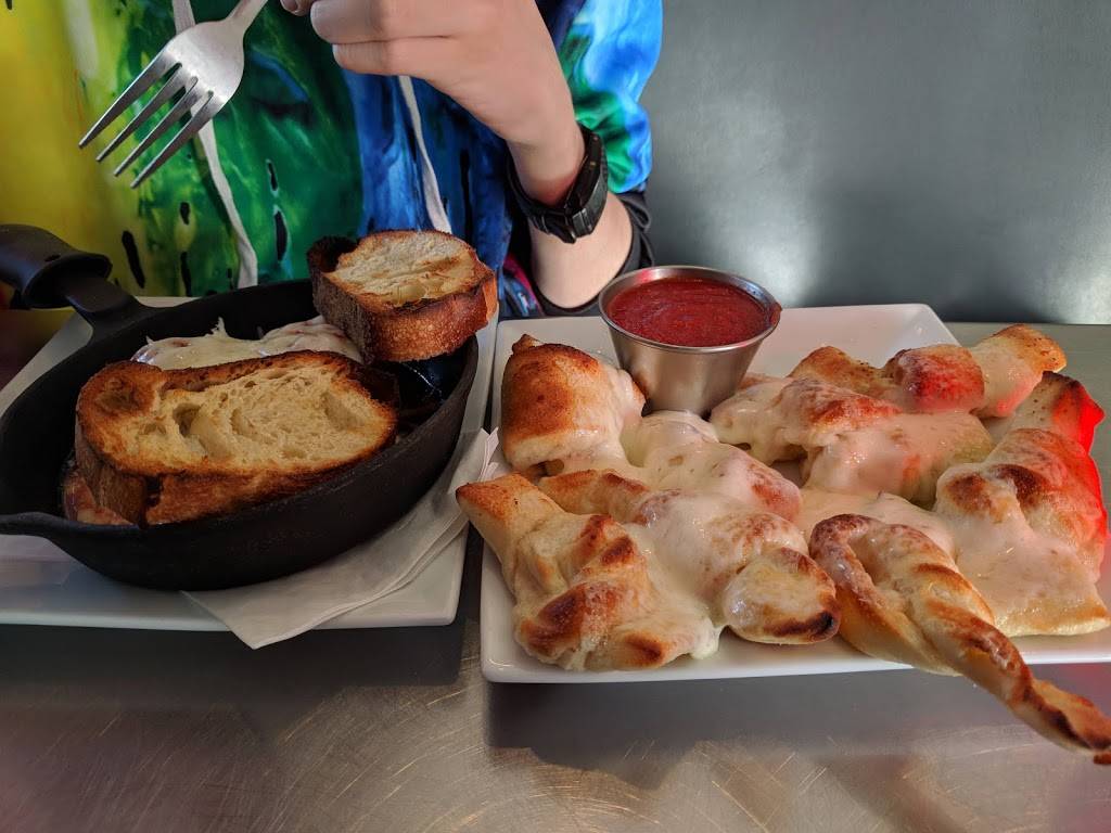 Fire N Smoke BBQ & Pizza | restaurant | 6502 E Tanque Verde Rd, Tucson, AZ 85715, USA | 5203006686 OR +1 520-300-6686