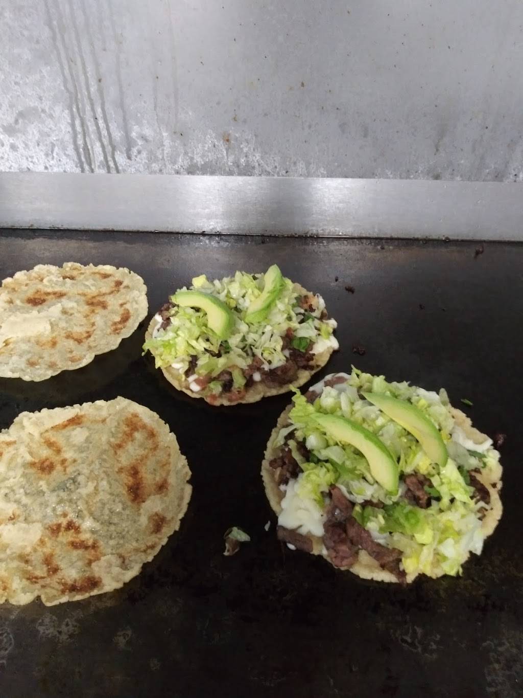 Antojitos Veracruzanos & Refresqueria | restaurant | 8103 Airline Dr k12, Houston, TX 77037, USA | 3463048441 OR +1 346-304-8441