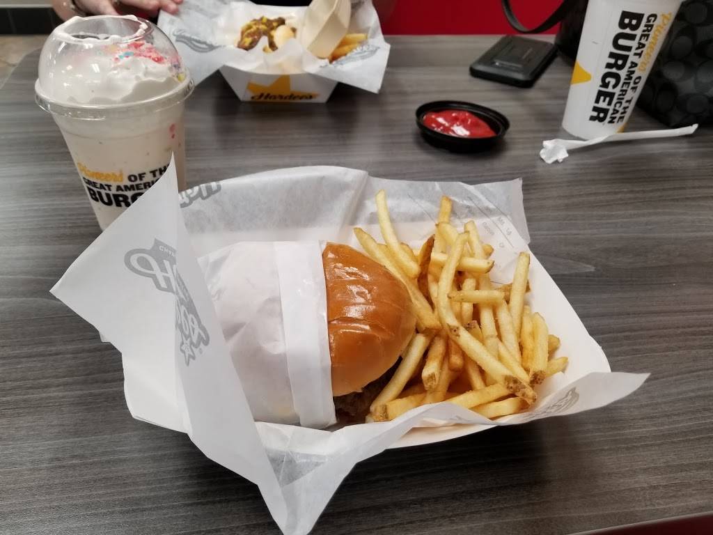 Hardees | restaurant | 411 S Broadway St, Portland, TN 37148, USA | 6153256585 OR +1 615-325-6585