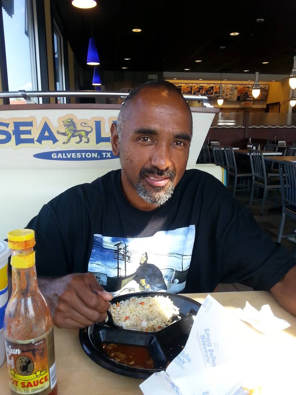 Long John Silvers | restaurant | 817 Capital Ave SW, Battle Creek, MI 49017, USA | 2699636200 OR +1 269-963-6200