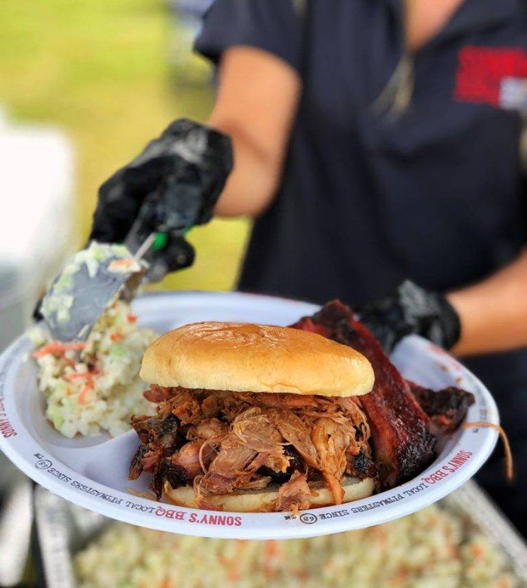 Sonnys BBQ | restaurant | 9213 NW 39th Ave, Gainesville, FL 32606, USA | 3523817333 OR +1 352-381-7333
