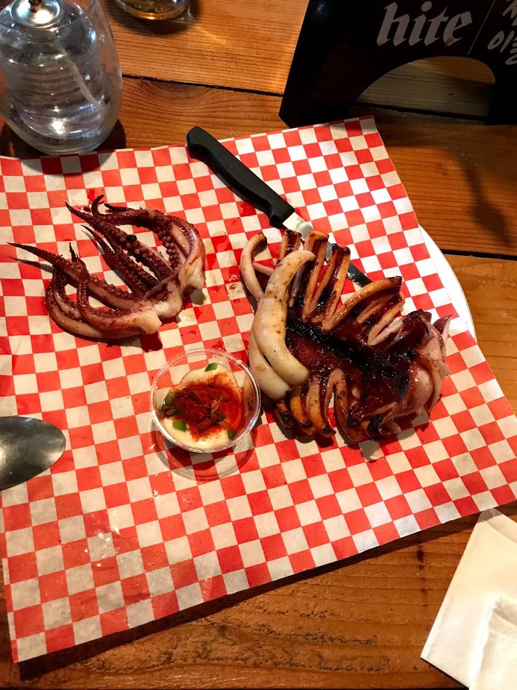 Tig Kitchen and Bar | restaurant | 5240 The Ave, Seattle, WA 98105, USA | 2065224274 OR +1 206-522-4274