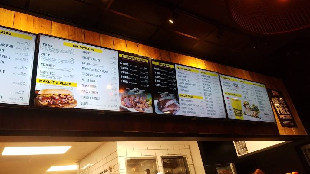 Dickeys Barbecue Pit | restaurant | 972 F Admiral Callaghan Ln, Vallejo, CA 94591, USA | 7075563255 OR +1 707-556-3255
