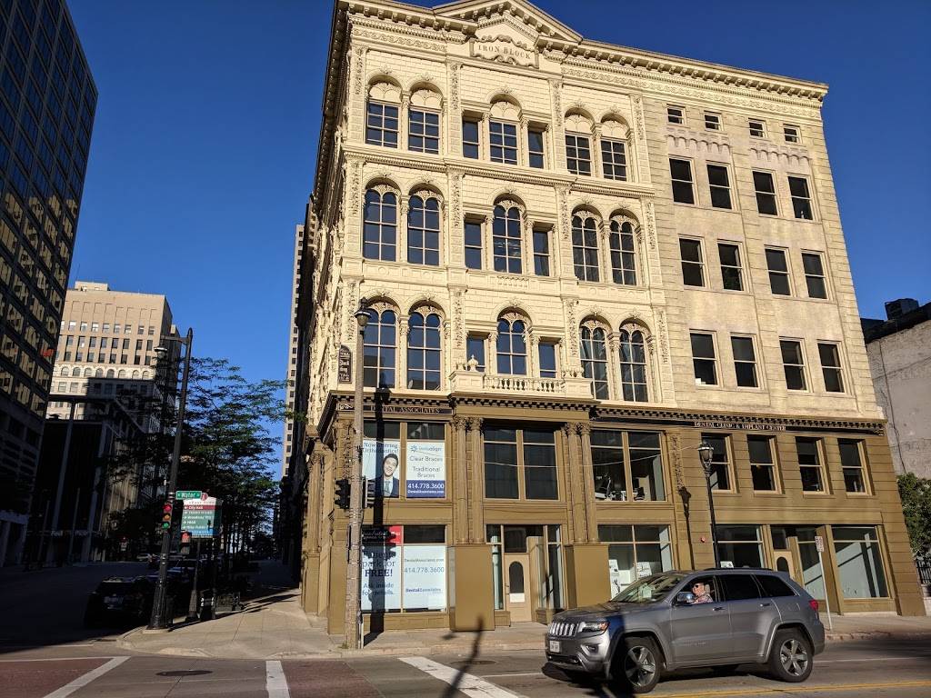 Pita Pit | restaurant | 231 E Wisconsin Ave, Milwaukee, WI 53202, USA | 4149300910 OR +1 414-930-0910