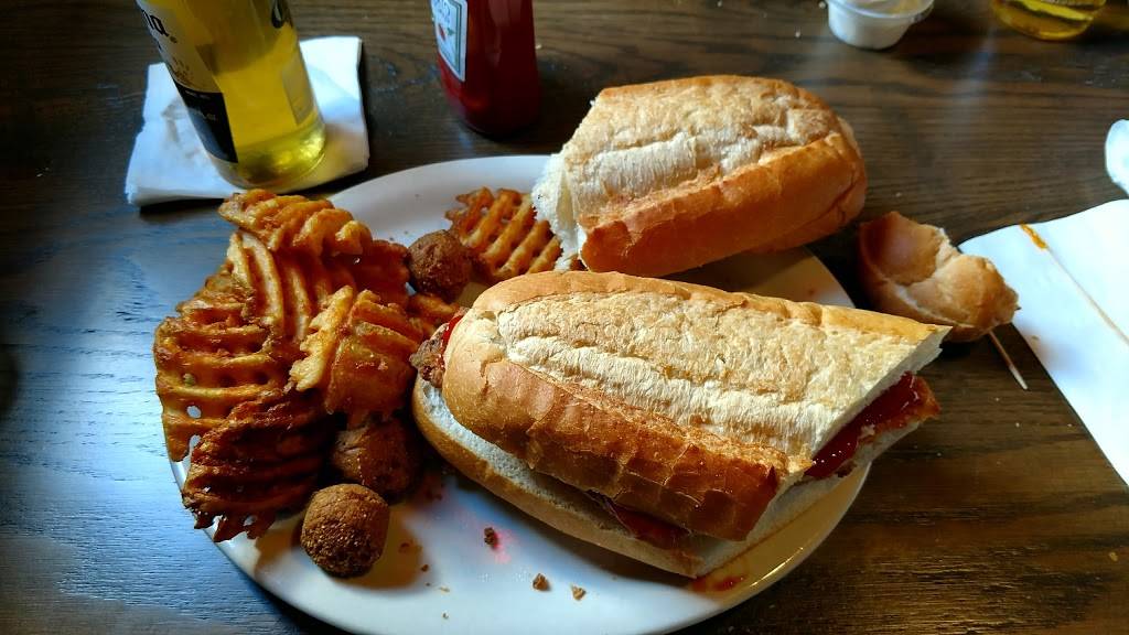 The Hangar | restaurant | 500 Flaugherty Run Rd, Coraopolis, PA 15108, USA | 7244579630 OR +1 724-457-9630