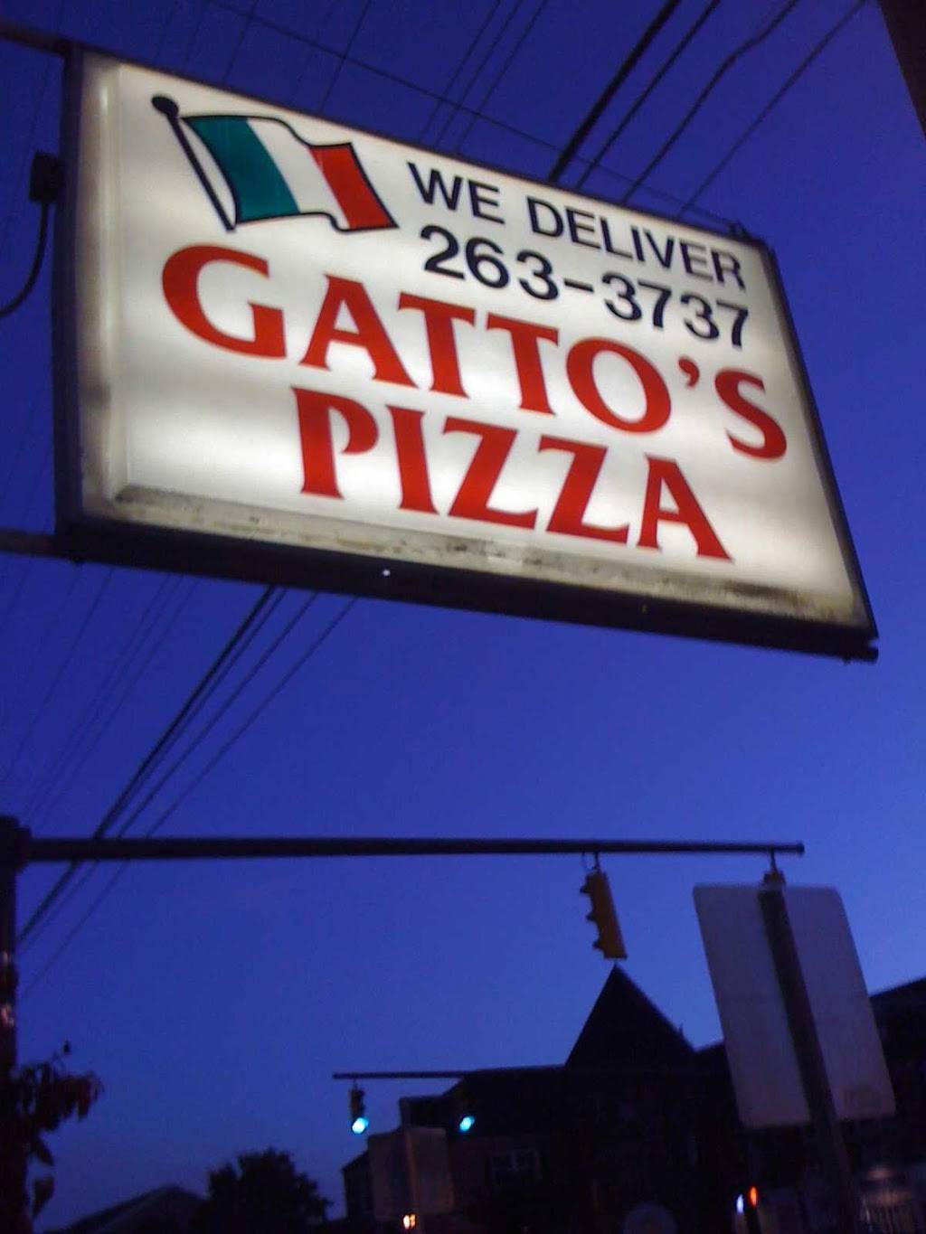 Gattos Pizza | restaurant | 2928 N High St, Columbus, OH 43202, USA | 6142633737 OR +1 614-263-3737