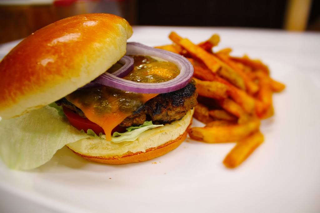 Coops Aurora Bistro | restaurant | 15408 Yonge St, Aurora, ON L4G 1N9, Canada | 9058419229 OR +1 905-841-9229