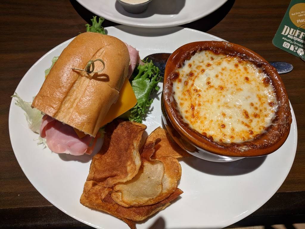 Duffys Sports Grill | restaurant | 315 N Alafaya Trl Waterford Lakes, Town Center, Orlando, FL 32828, USA | 4072074444 OR +1 407-207-4444
