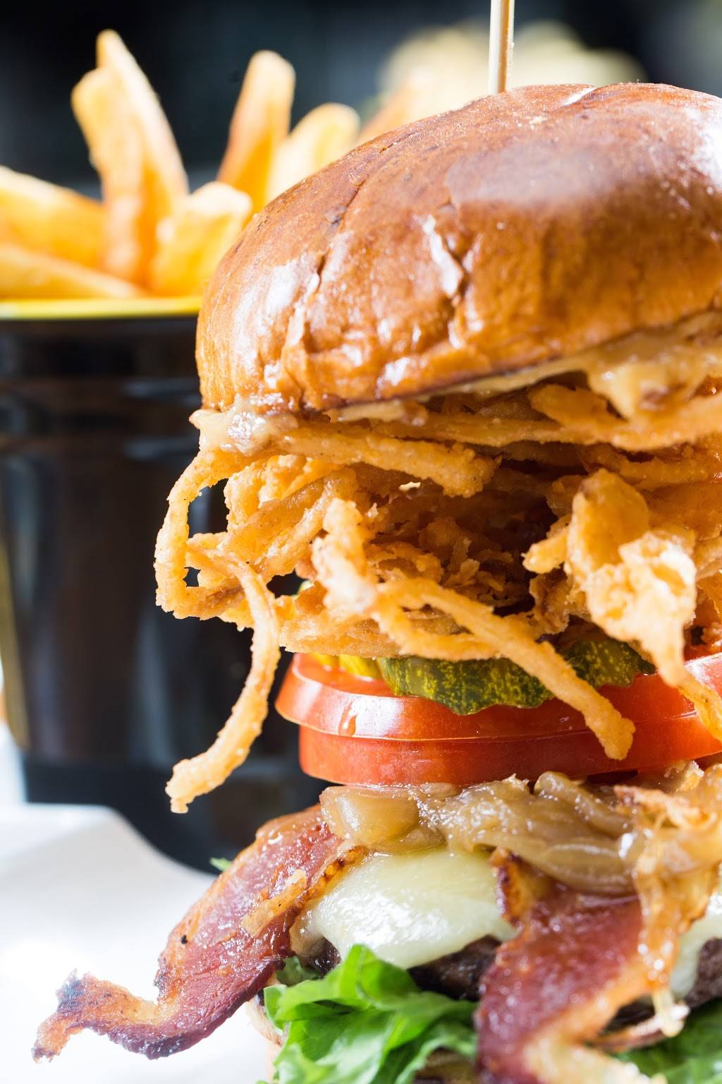 Hopsmith Chicago | restaurant | 15 W Division St, Chicago, IL 60610, USA | 3126009816 OR +1 312-600-9816