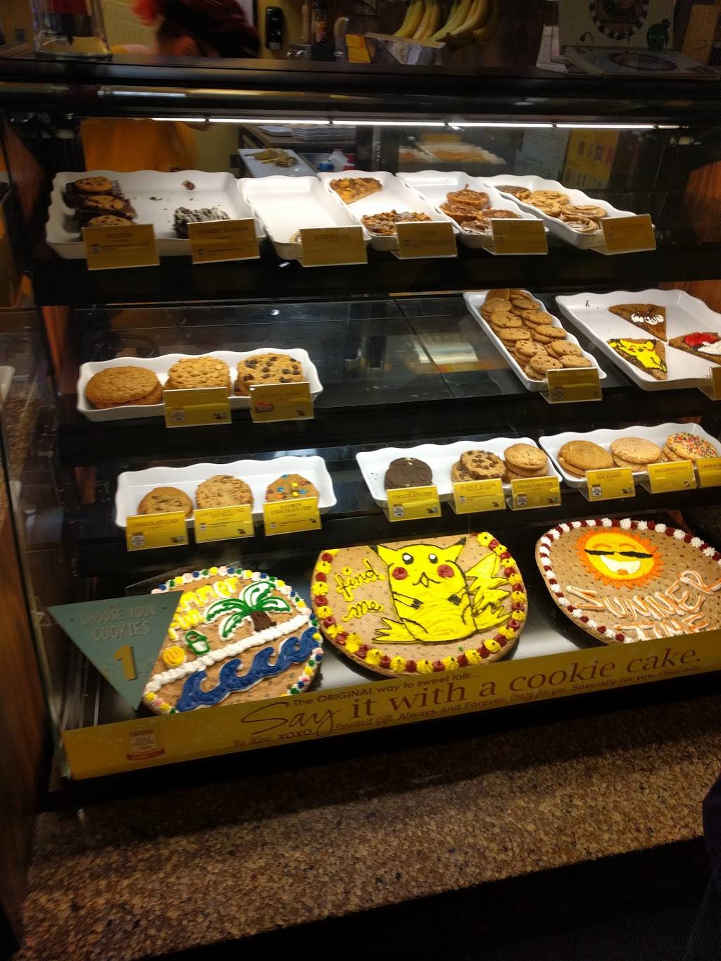 Grimaldis Pizzeria | restaurant | 20 Waterway Ave #100, The Woodlands, TX 77380, USA | 2814653500 OR +1 281-465-3500