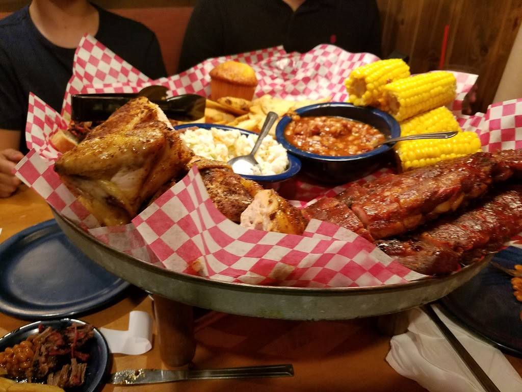 Famous Daves Bar-B-Que | restaurant | 2206 E Williams Field Rd Suite 101, Gilbert, AZ 85296, USA | 4807222781 OR +1 480-722-2781
