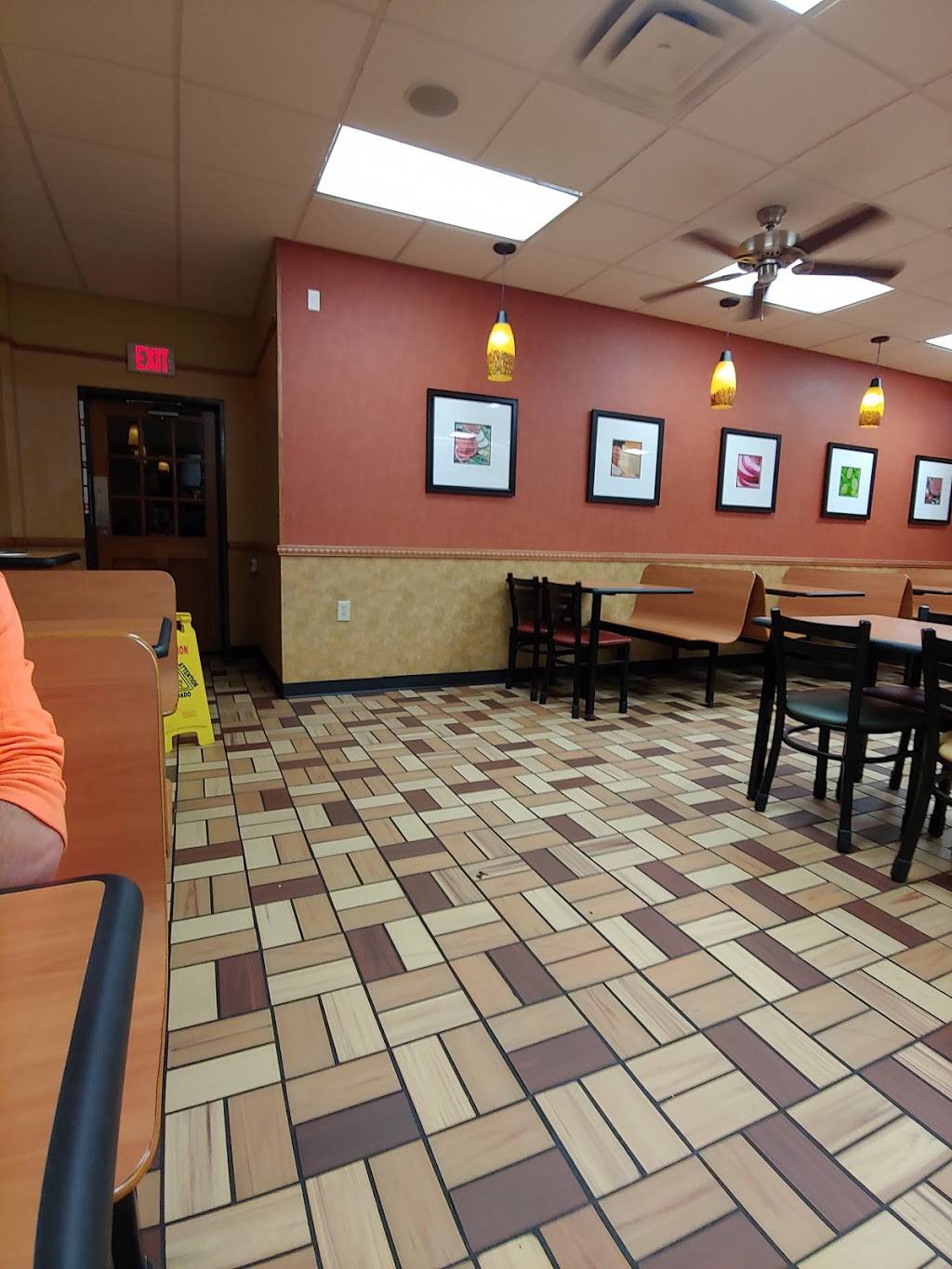 Subway Restaurants | restaurant | 28 NW 67th St, Lawton, OK 73505, USA | 5805360400 OR +1 580-536-0400