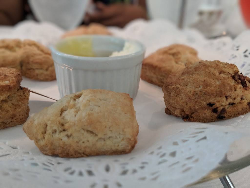 Gazebo Tea Room | restaurant | 414 Perry Hill Rd, Montgomery, AL 36109, USA | 3342771839 OR +1 334-277-1839