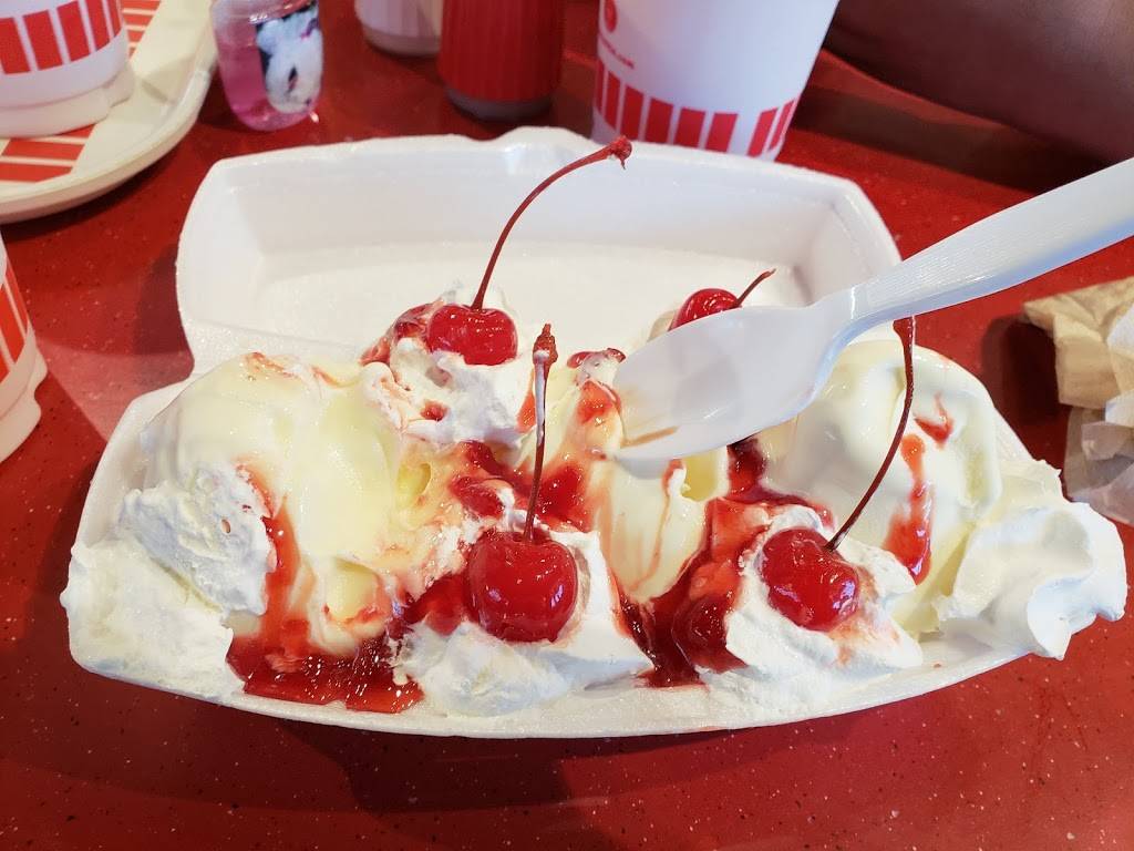 Freddys Frozen Custard & Steakburgers | restaurant | 3812 N Roxboro St, Durham, NC 27704, USA | 9194794017 OR +1 919-479-4017