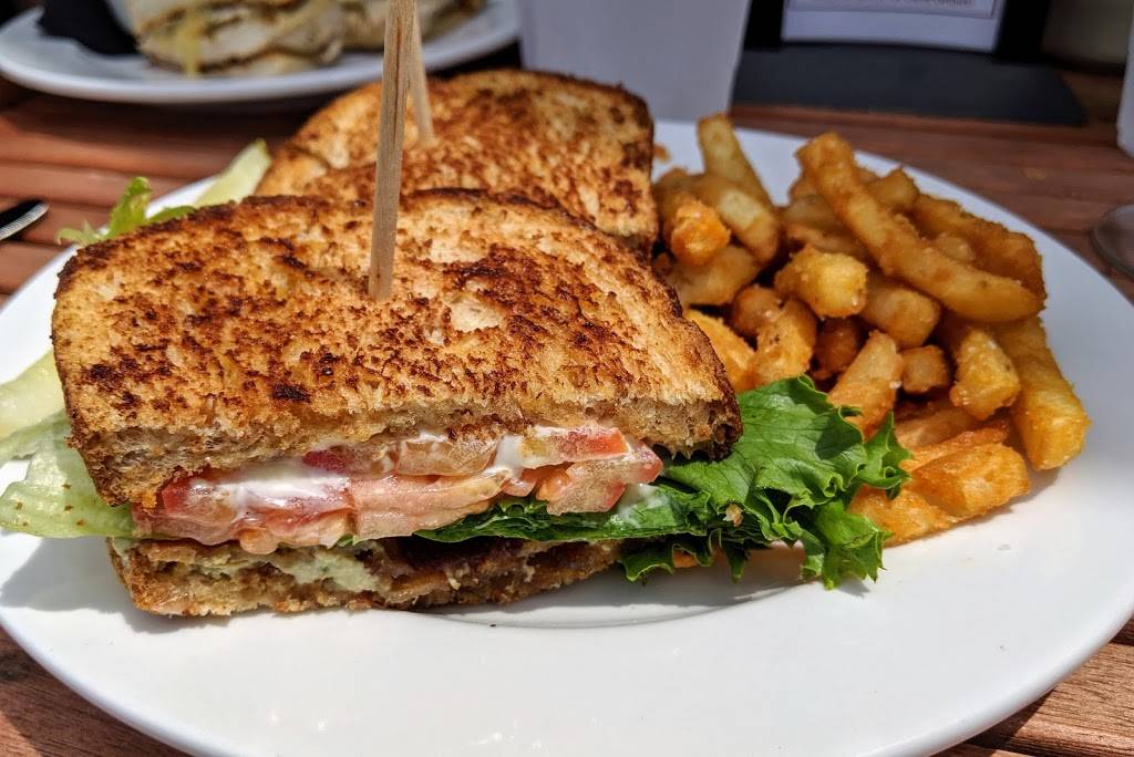 Chandler Hill Winery | restaurant | 596 Defiance Rd, Defiance, MO 63341, USA | 6367982675 OR +1 636-798-2675