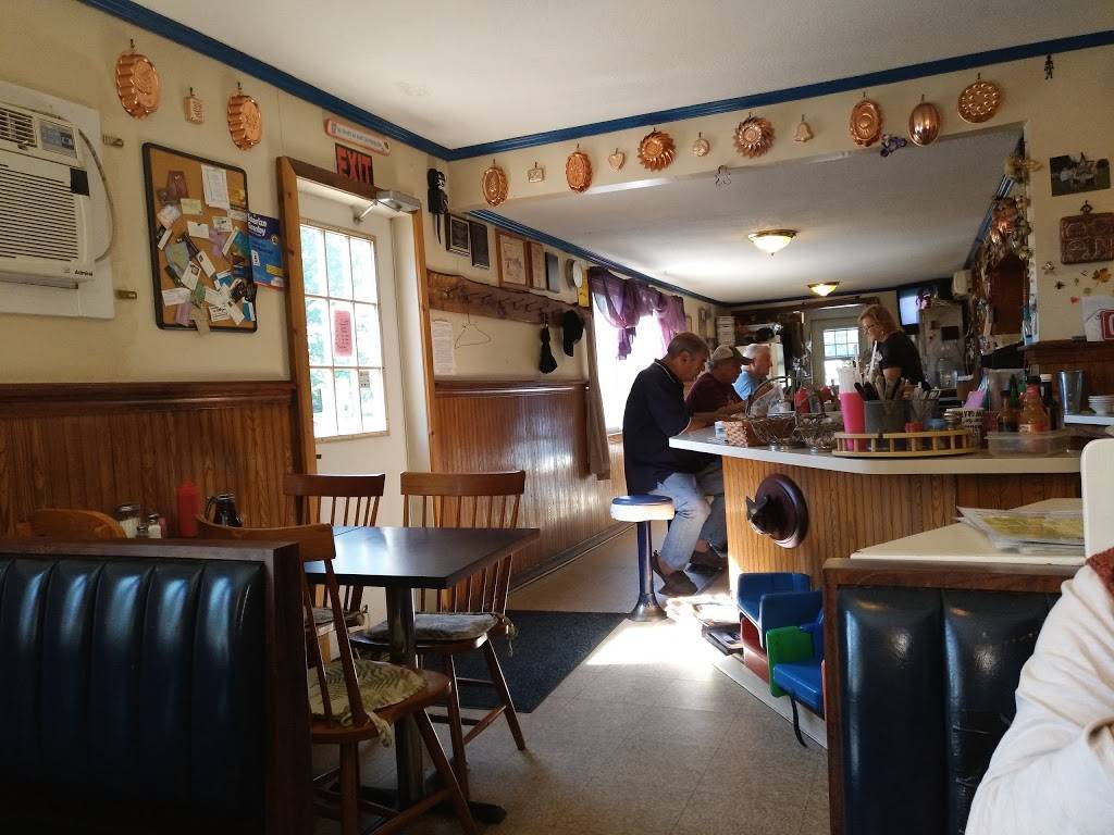 Daves Restaurant | restaurant | 569 Salmon Brook St, Granby, CT 06035, USA | 8606533323 OR +1 860-653-3323