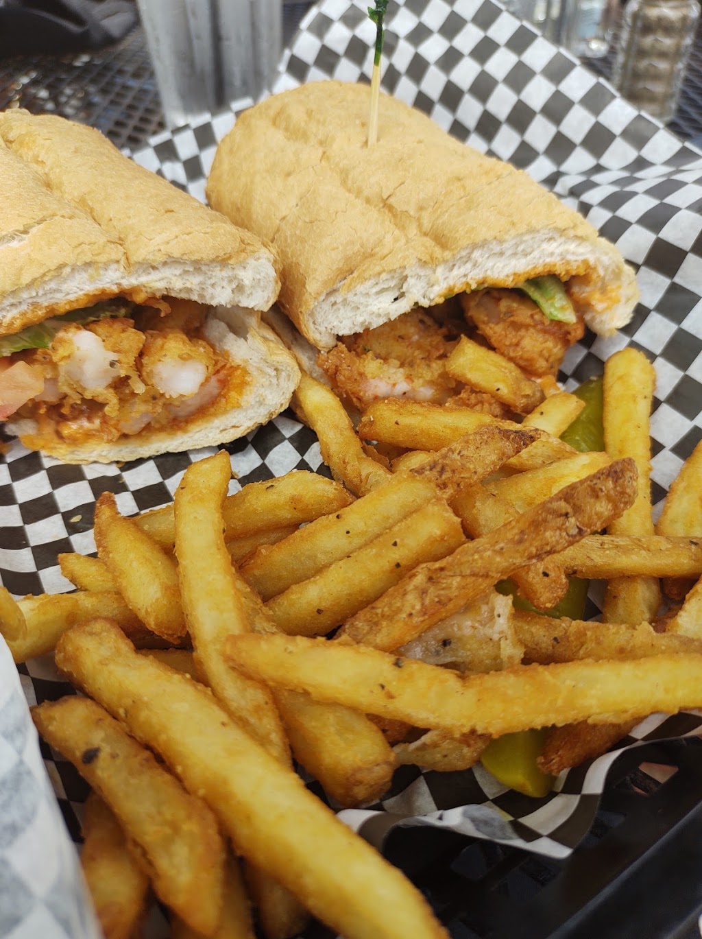 Maglieauxs Riverfront Restaurant | restaurant | 805 Washington St, Natchitoches, LA 71457, USA | 3183547767 OR +1 318-354-7767