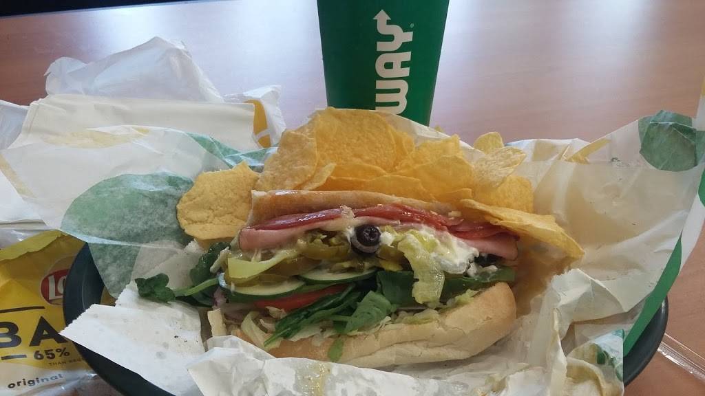 Subway Restaurants | restaurant | 15900 La Cantera Pkwy, San Antonio, TX 78256, USA | 2104937990 OR +1 210-493-7990