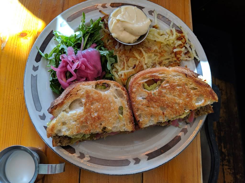 The Federal | restaurant | 1438 Dundas St W, Toronto, ON M6J 1Y6, Canada | 6473529120 OR +1 647-352-9120