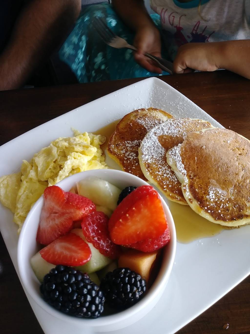 R/10 Social House | restaurant | 179 N Harbor Dr, Redondo Beach, CA 90277, USA | 3107982500 OR +1 310-798-2500