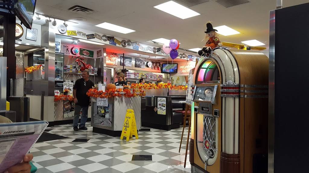 The Original Mels Diner | restaurant | 171 Nut Tree Pkwy, Vacaville, CA 95687, USA | 7074514811 OR +1 707-451-4811