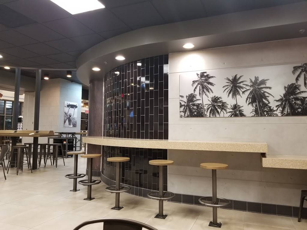 Carls Jr. | restaurant | 18601 Airport Way #2061, Santa Ana, CA 92707, USA | 9497249144 OR +1 949-724-9144