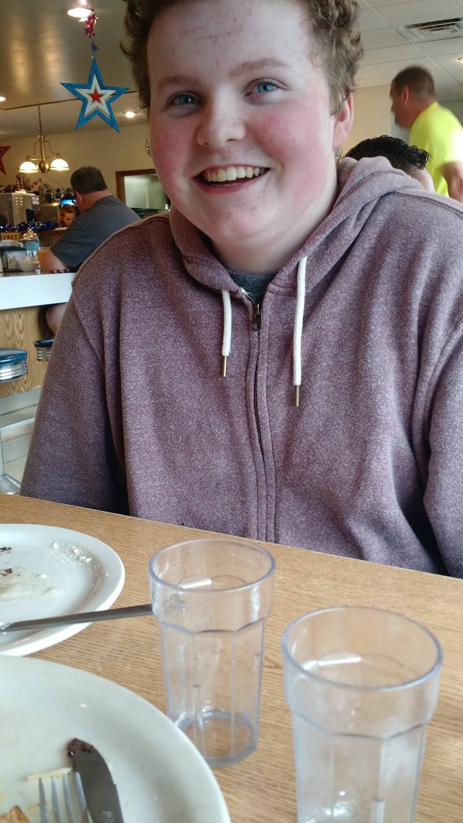 Village Kitchen | restaurant | 101 Old Orchard Ave, Casco, WI 54205, USA | 9208377333 OR +1 920-837-7333