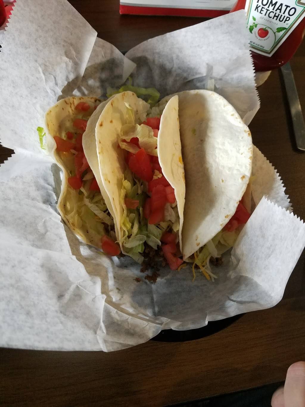 Mug Shotz Bar & Grill | restaurant | 13508 N Saginaw Rd, Clio, MI 48420, USA | 8106407464 OR +1 810-640-7464