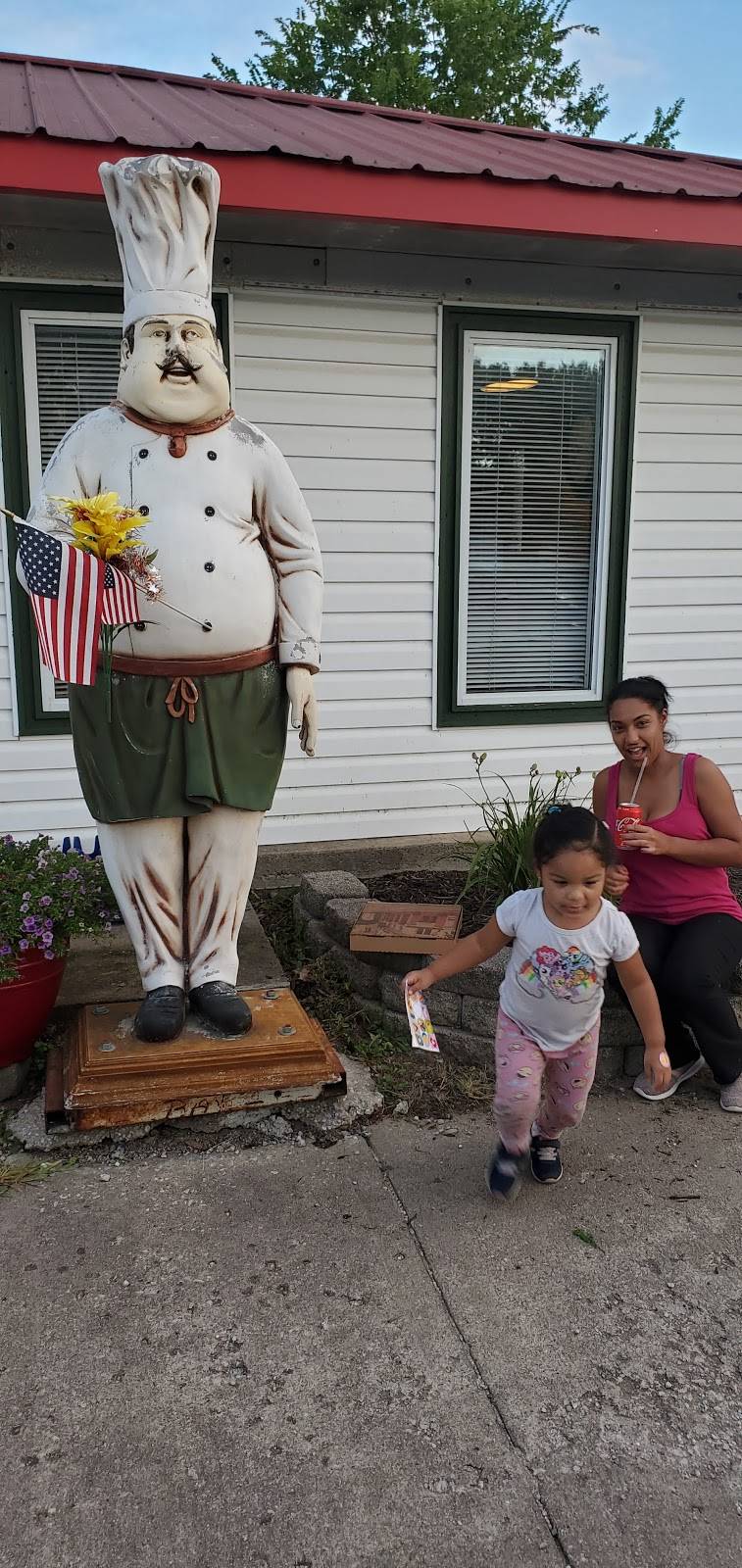 Uptown Pizza | restaurant | 721 W Main St, Barnsdall, OK 74002, USA | 9188473711 OR +1 918-847-3711