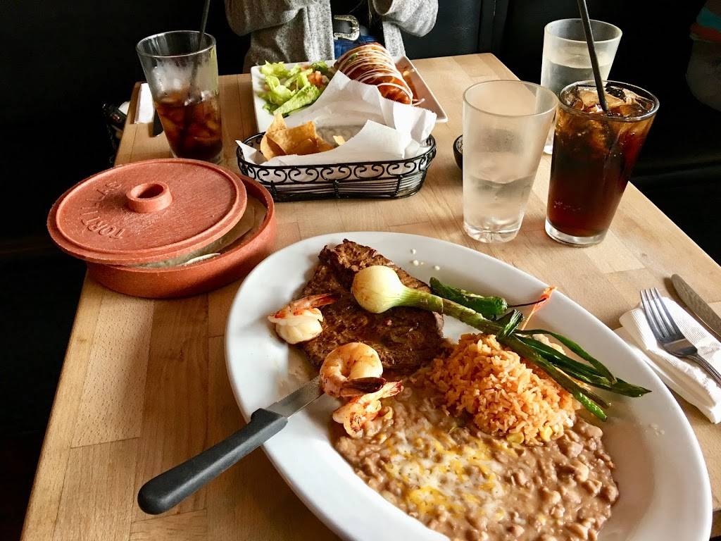 Casa Martin | restaurant | 1654 Ocean Ave, Santa Monica, CA 90401, USA | 3106631732 OR +1 310-663-1732