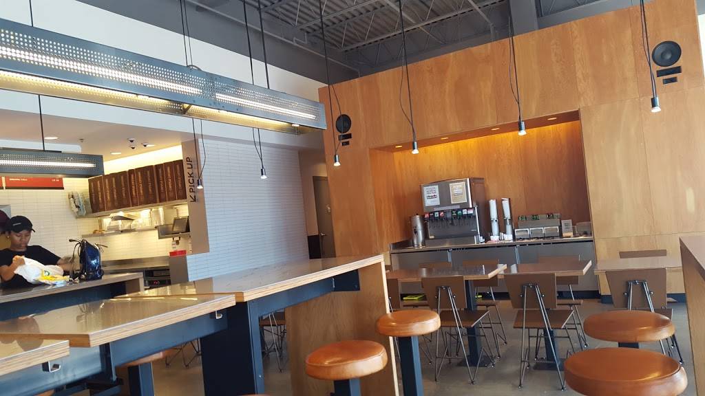 Chipotle Mexican Grill | restaurant | 400 S State Rd, Springfield, PA 19064, USA | 4844728533 OR +1 484-472-8533