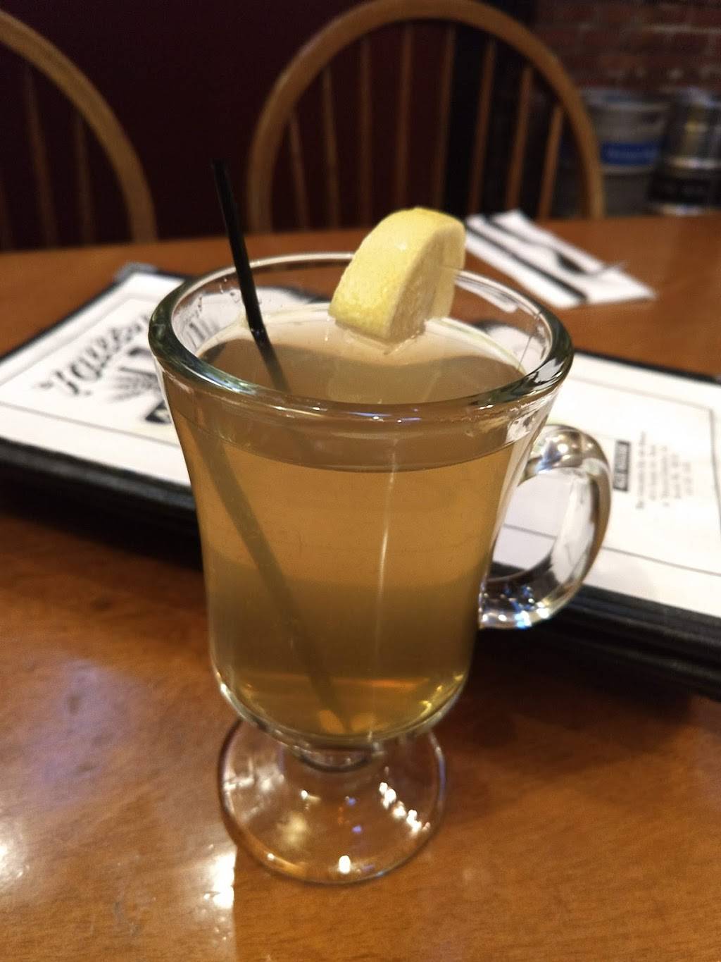 Hilltop Ale House | restaurant | 2129 Queen Anne Ave N, Seattle, WA 98109, USA | 2062853877 OR +1 206-285-3877