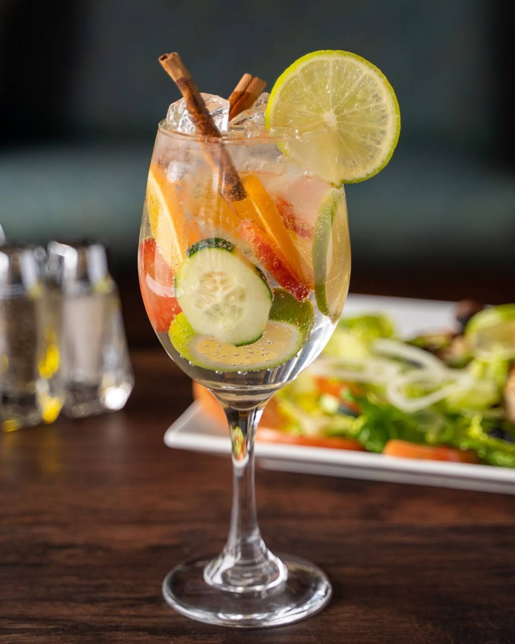 Luanda Restaurant & Lounge | restaurant | 453 Centre St, Brockton, MA 02302, USA | 5084271649 OR +1 508-427-1649