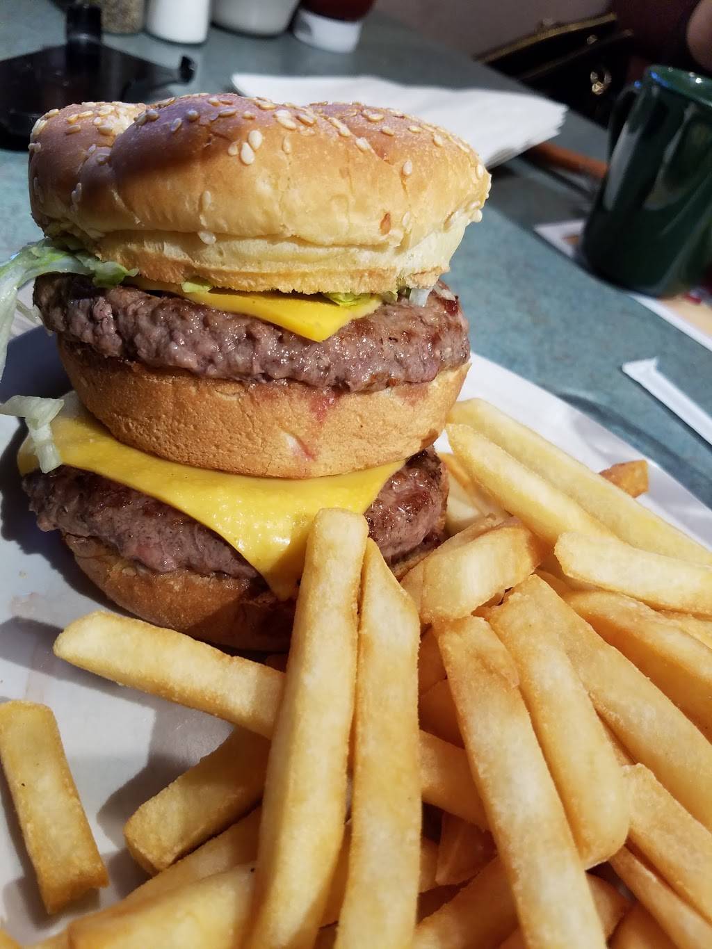 Rams Horn | restaurant | 16250 Fort St, Southgate, MI 48195, USA | 7342850750 OR +1 734-285-0750