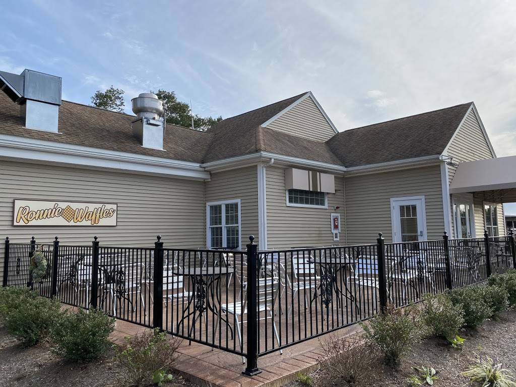 Ronnie Waffles | restaurant | 1400 Pleasant St, Bridgewater, MA 02324, USA | 5088074642 OR +1 508-807-4642