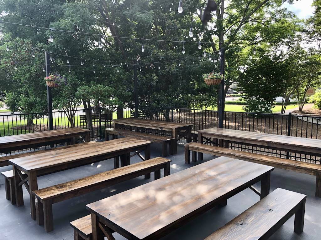 Pub on Main | restaurant | 22 N Main St, Watkinsville, GA 30677, USA | 7063104450 OR +1 706-310-4450