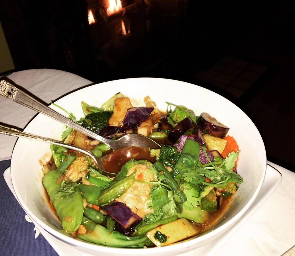 Khun Pics Bahn Thai | restaurant | 3429 SE Belmont St, Portland, OR 97214, USA | 5032351610 OR +1 503-235-1610