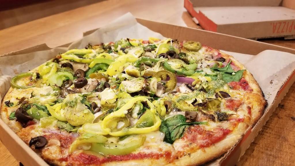 Blaze Pizza | meal takeaway | 471 Town Center Pl, Columbia, SC 29229, USA | 8034084181 OR +1 803-408-4181