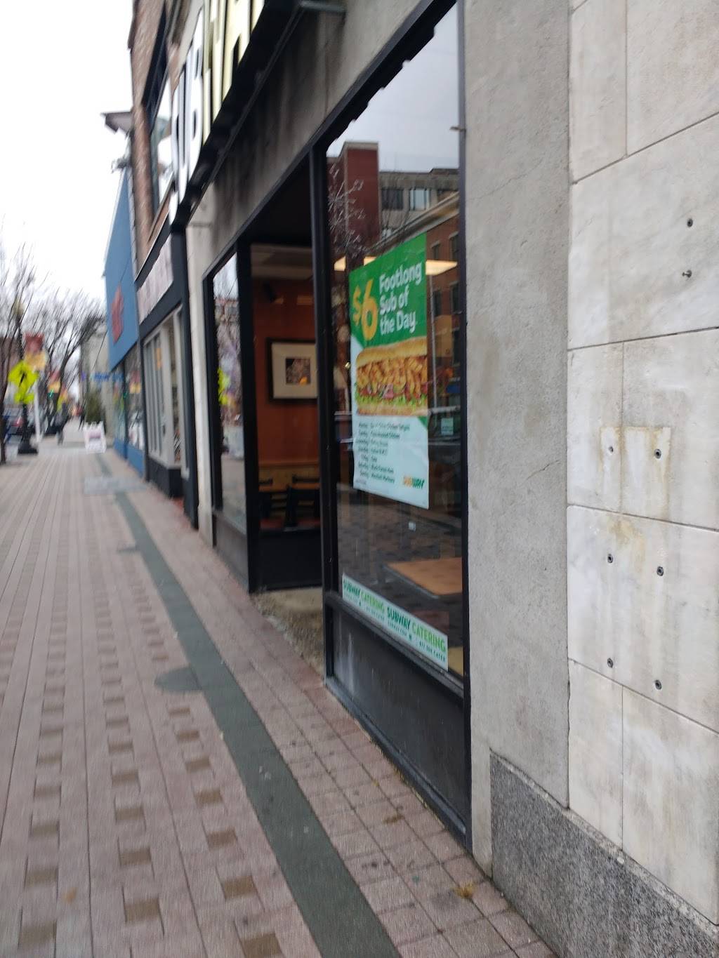 Subway | meal takeaway | 930 Main St, Bridgeport, CT 06604, USA | 2035720151 OR +1 203-572-0151