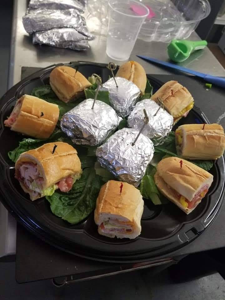 Ackermans neighborhood Eatery | restaurant | 2802 Thomasson Dr, Naples, FL 34112, USA | 2399639896 OR +1 239-963-9896