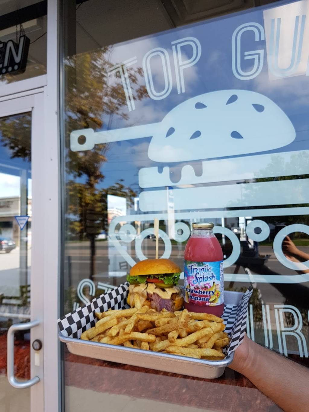 Top Gun Burger | restaurant | 16 Jutland Rd, Etobicoke, ON M8Z 2G9, Canada | 4162512777 OR +1 416-251-2777