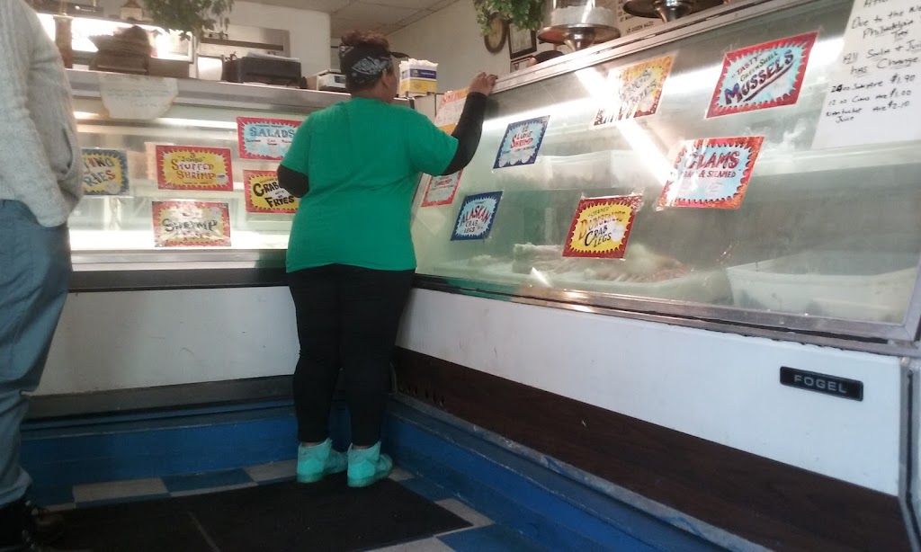 Shrimp Express II | restaurant | 2205 W Indiana Ave, Philadelphia, PA 19132, USA | 2152283336 OR +1 215-228-3336