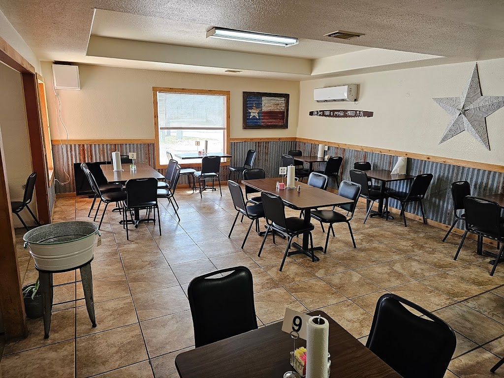 Oasis Grocery & Mexican Food | restaurant | 19857 US-277, Quemado, TX 78877, USA | 8307737199 OR +1 830-773-7199