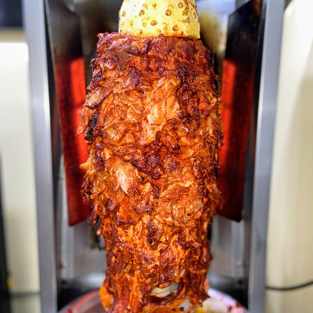 Luceros Supermarket and Mexican Restaurant | restaurant | 211 W St Paul St, Spring Valley, IL 61362, USA | 8156638425 OR +1 815-663-8425